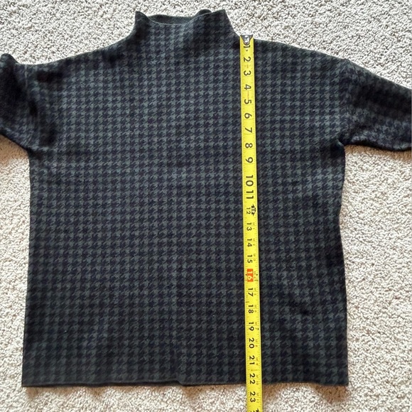 Tahari Green and Black Houndstooth Mock Turtleneck Sweater Size L - Picture 7 of 8